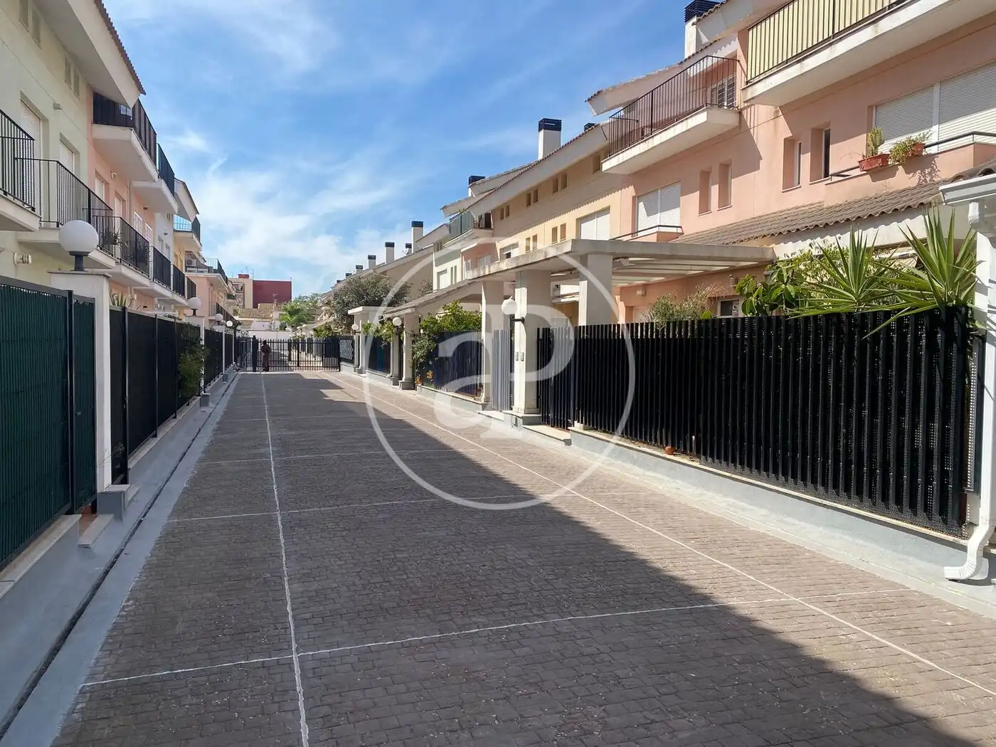 Vista exterior de Casa adosada en venta en Moncada con Aire acondicionado, Calefacción y Terraza