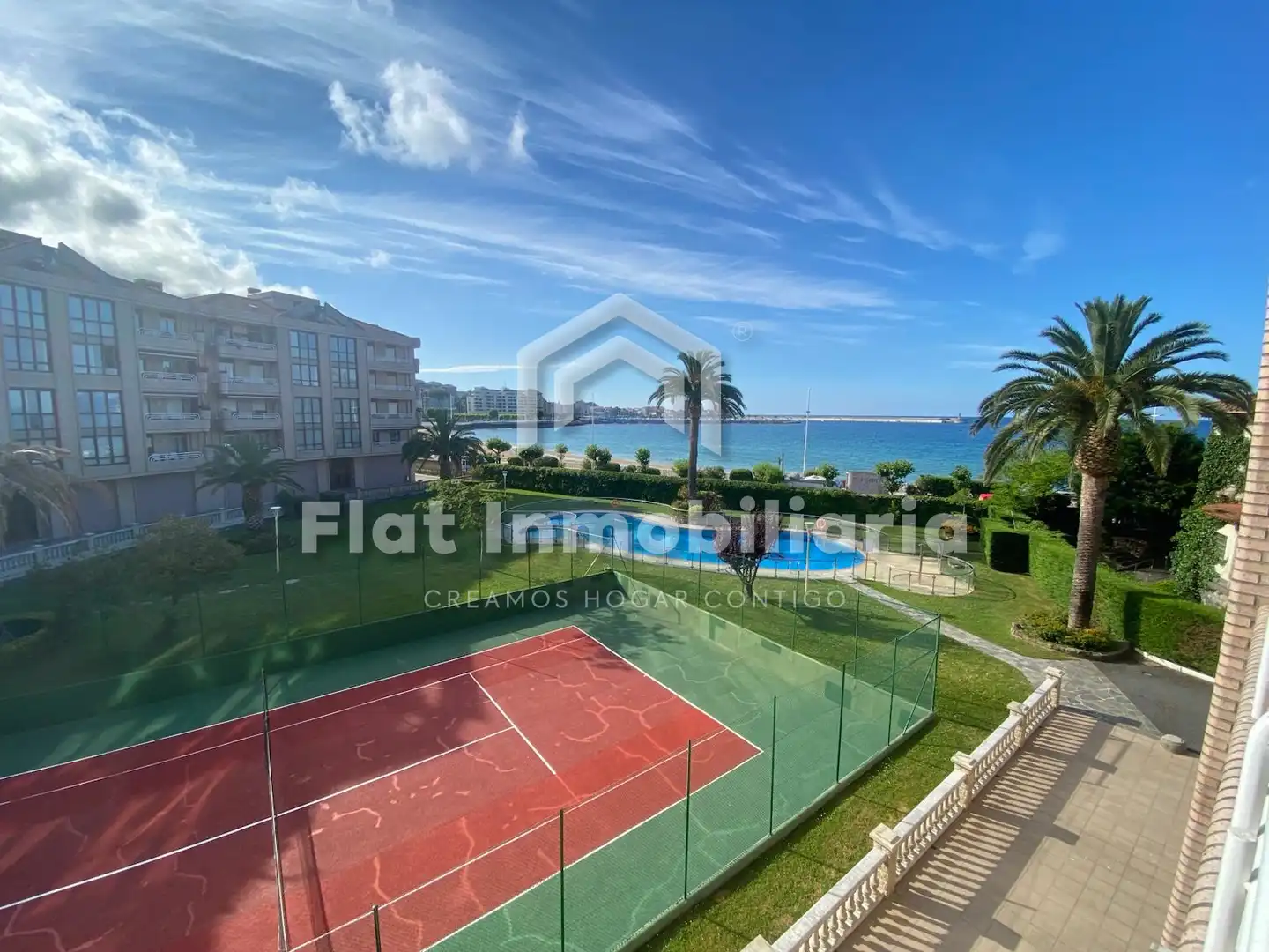 Vista exterior de Piso en venta en Castro-Urdiales con Calefacción, Parquet y Terraza