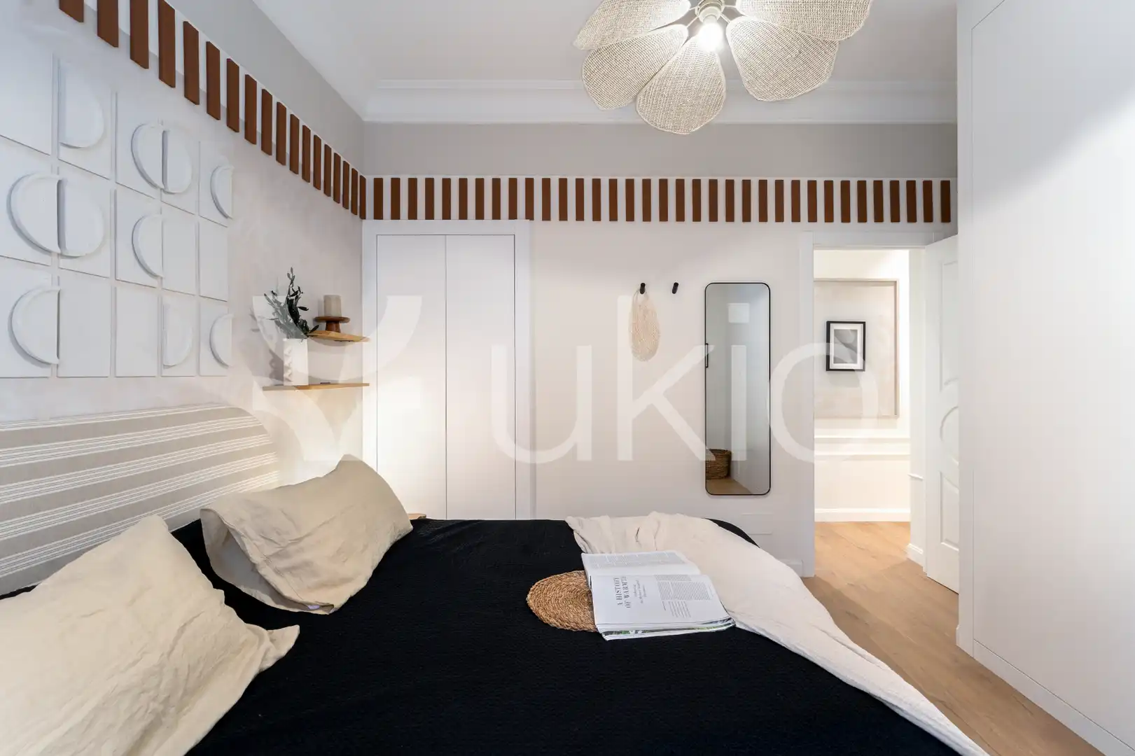 Dormitori de Apartament de lloguer en Madrid amb Aire condicionat, Calefacció i Moblat