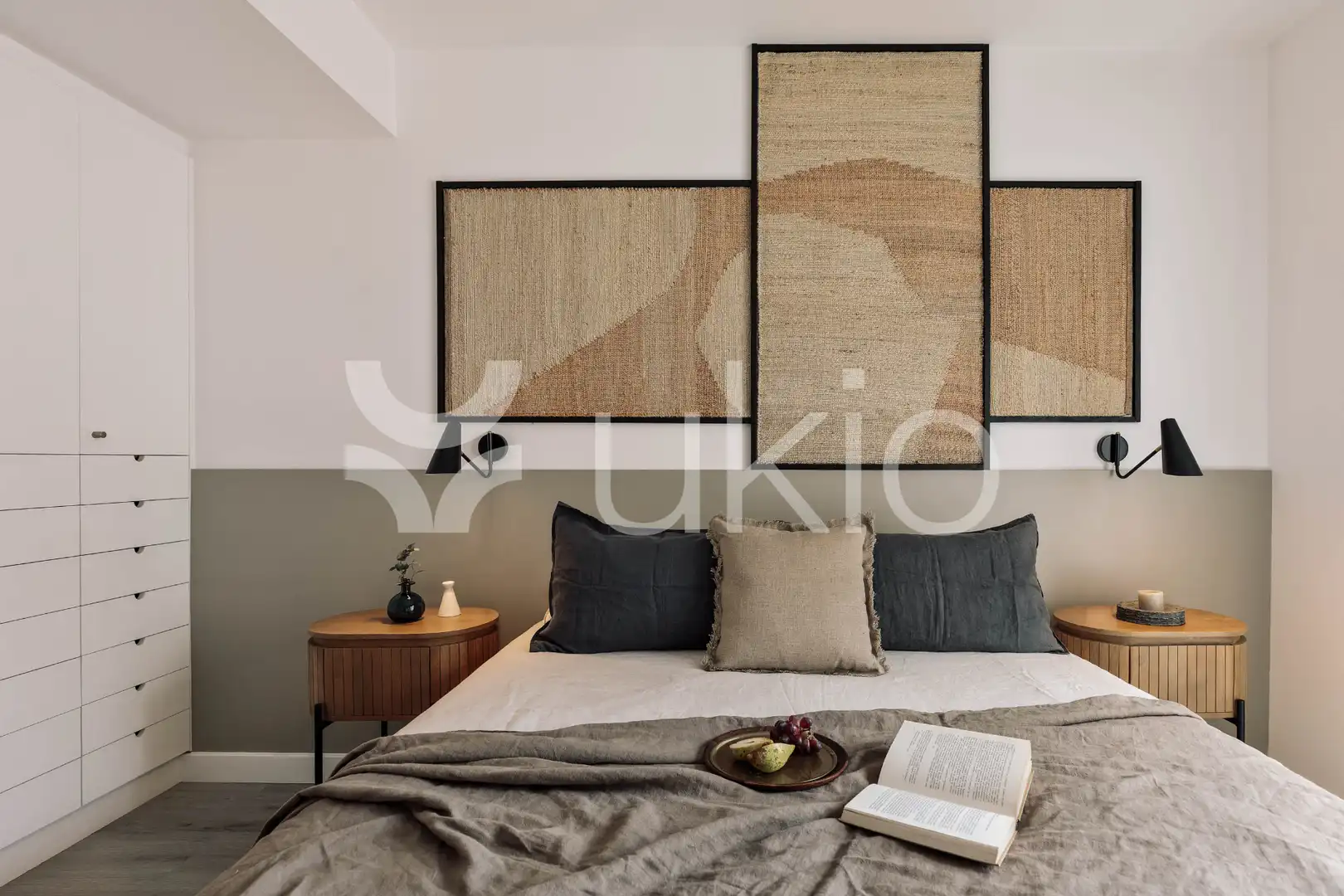 Dormitori de Apartament de lloguer en Barcelona amb Aire condicionat, Calefacció i Moblat