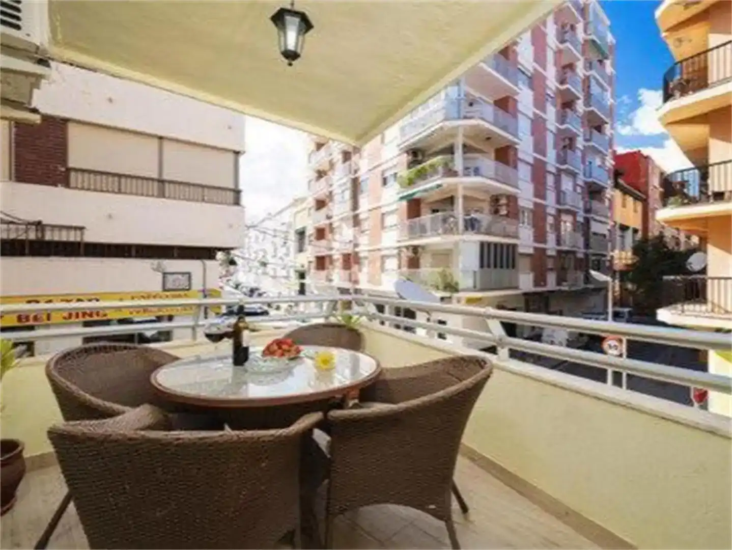 Vista exterior de Piso en venta en Dénia con Aire acondicionado y Balcón