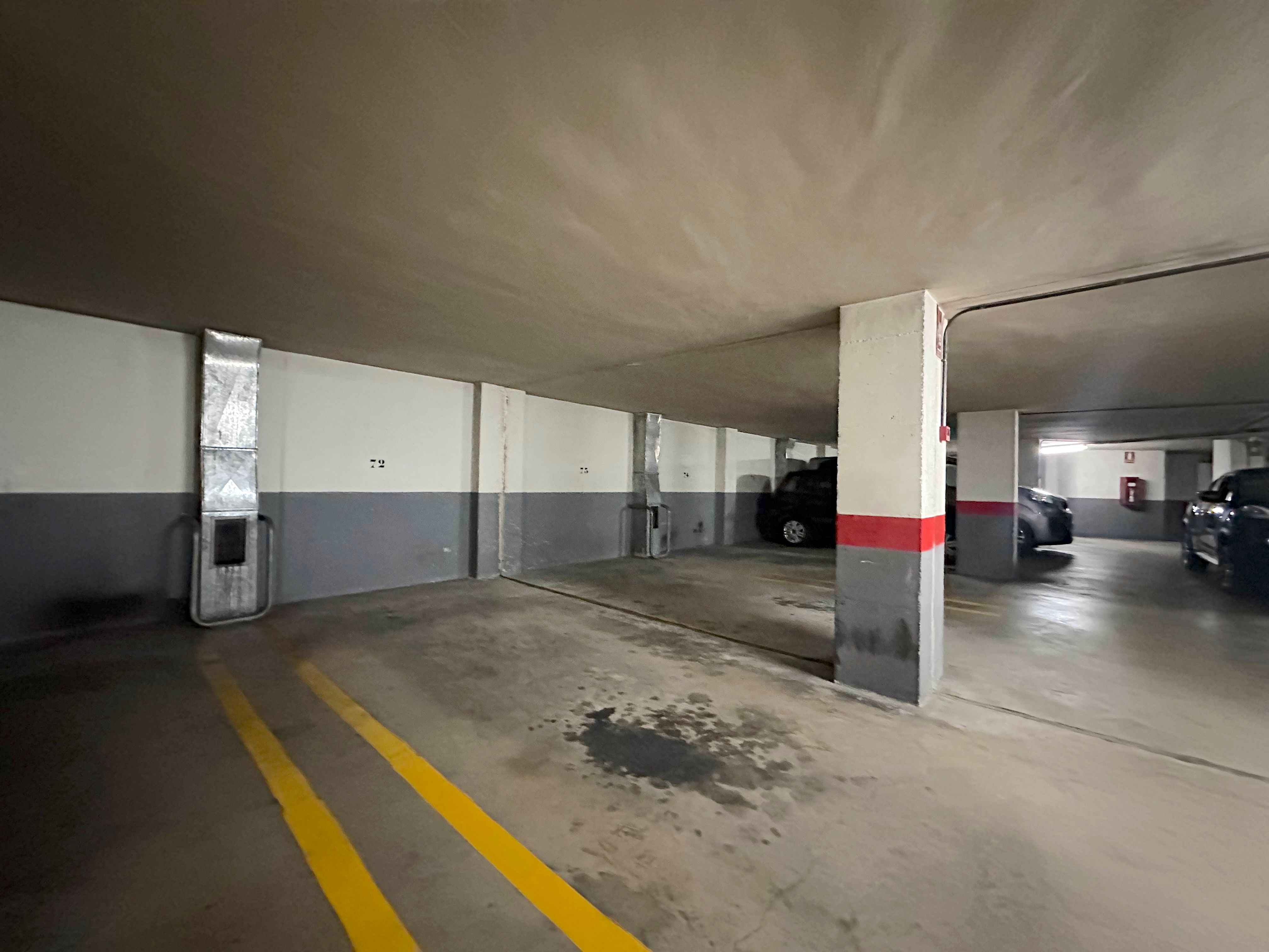 Garaje de alquiler en Calle Tome Cano, 10, La Salle - Cuatro Torres