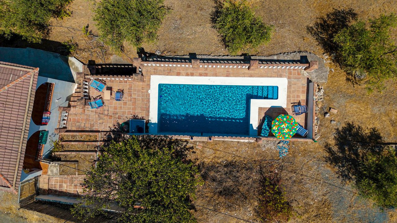 Piscina de Finca rústica en venda en Alcaucín amb Terrassa