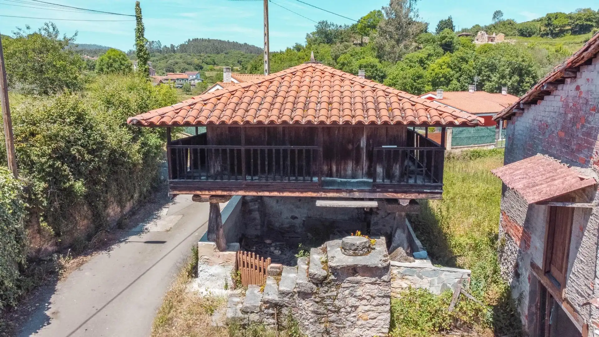 Vista exterior de Casa o xalet en venda en Las Regueras  