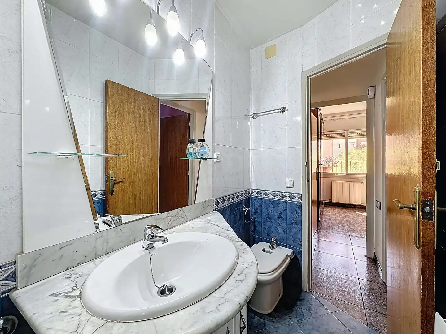 Bathroom of Flat for sale in Terrassa  with Heating