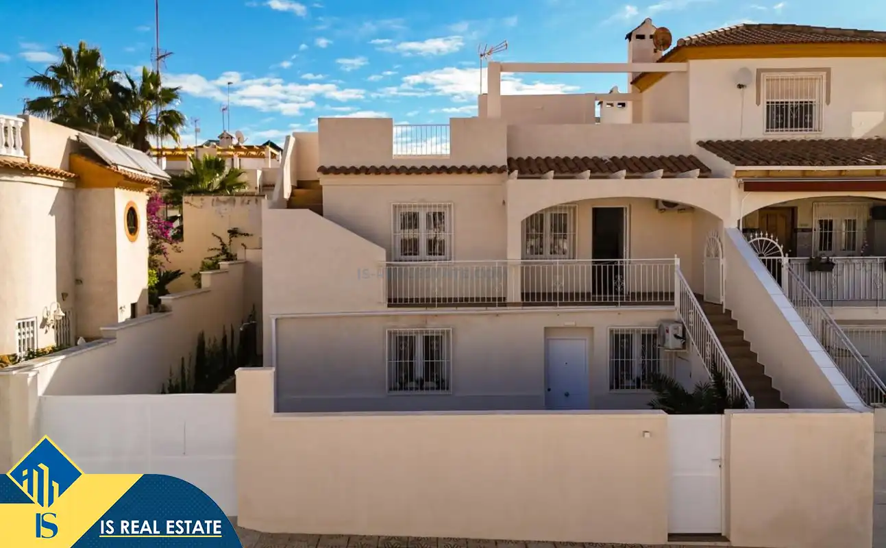 Vista exterior de Casa o chalet en venta en Torrevieja con Aire acondicionado, Calefacción y Jardín privado