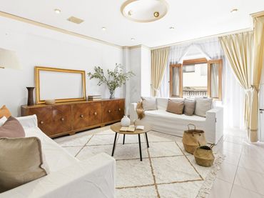 House with balcony for sale in Calle SAFOR LA 3