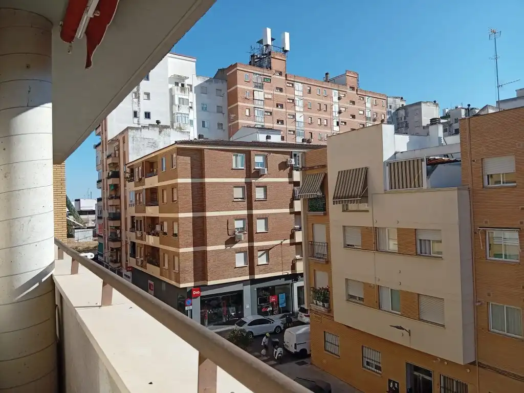 Vista exterior de Piso de alquiler en Badajoz