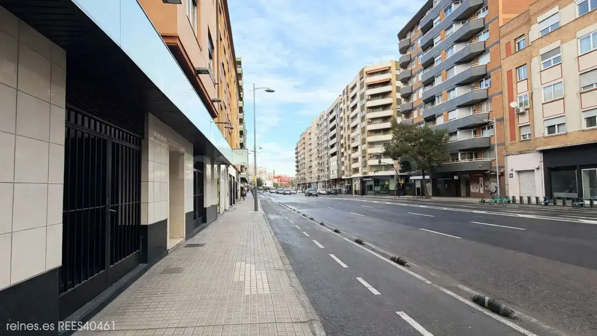 Vista exterior de Local de lloguer en Zaragoza amb Calefacció i Moblat