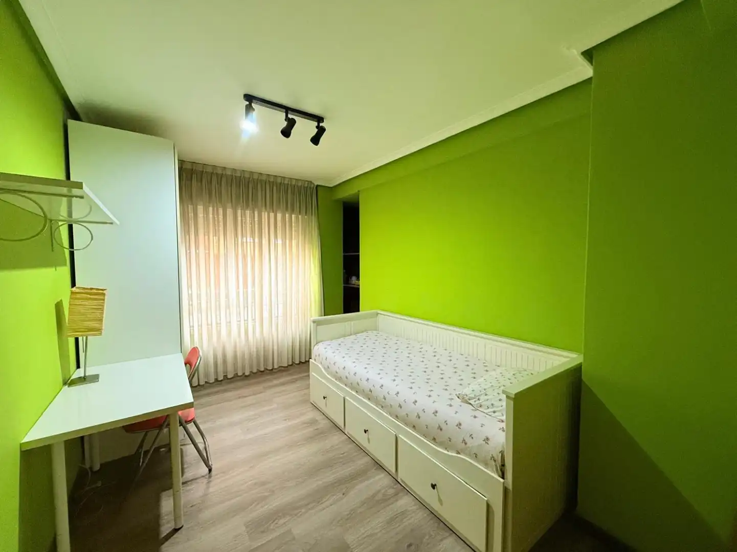 Piso en venta en Avilés - calle Leopoldo Alas Clarín, La Magdalena