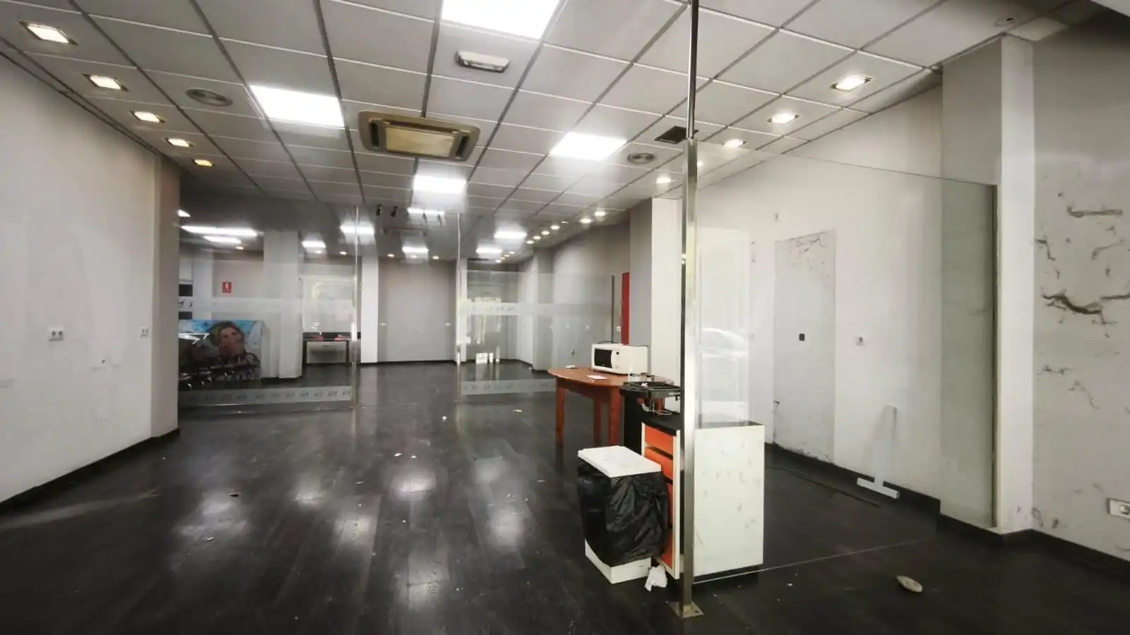 Local comercial de lloguer a Calle Gerona