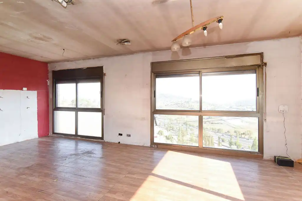 Sala d'estar de Casa o xalet en venda en Barcelona