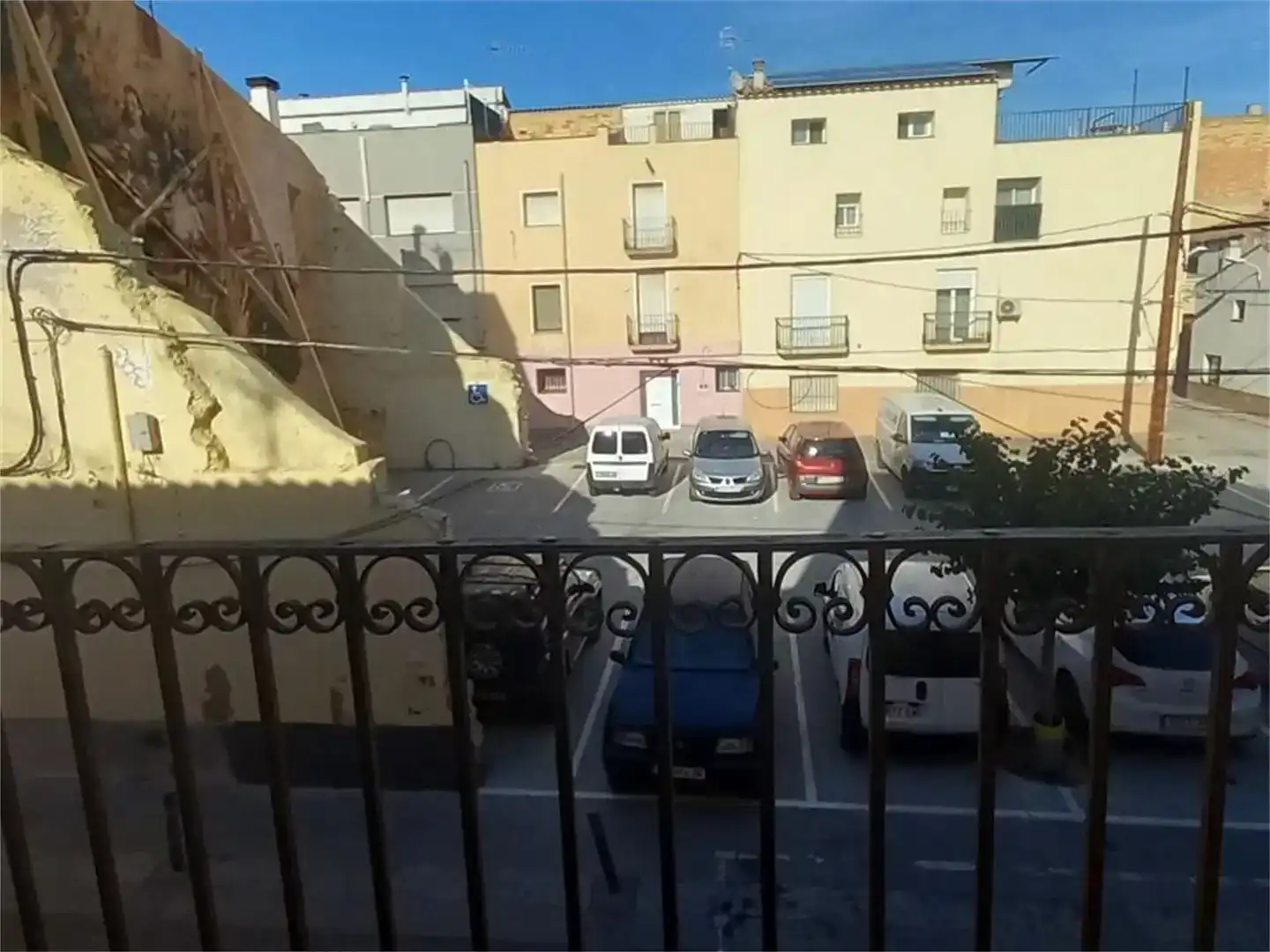 Aparcament de Pis en venda en Santa Bàrbara amb Traster, Moblat i Balcó