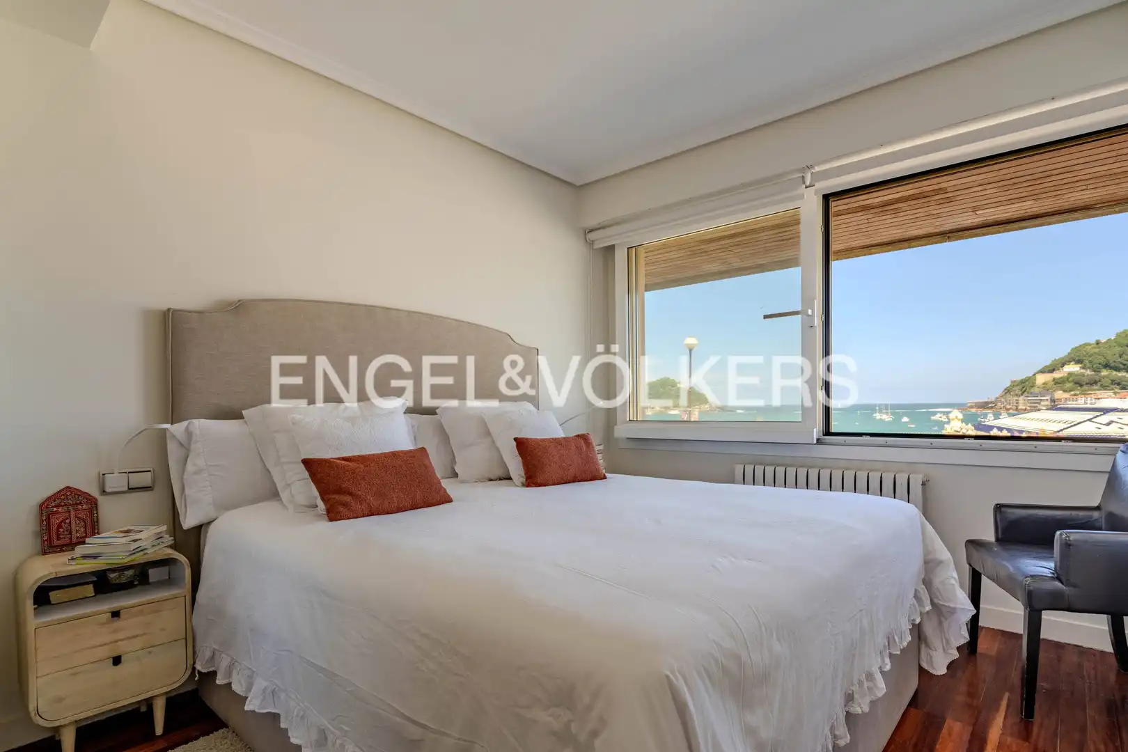 Habitación de Piso en venta en Donostia - San Sebastián  con Calefacción, Parquet y Terraza