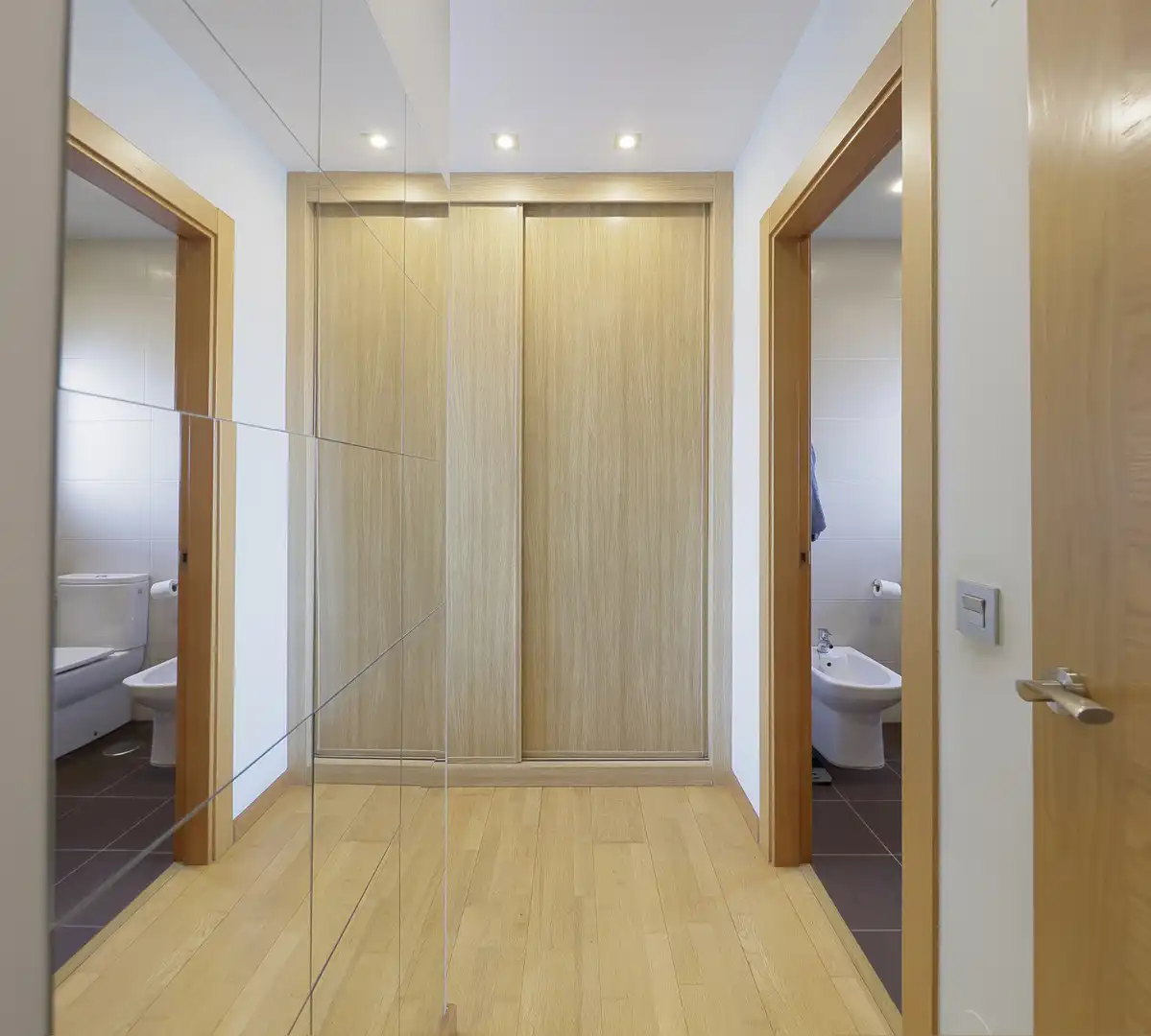 Habitación de Ático en venta en Oviedo  con Calefacción, Terraza y Trastero