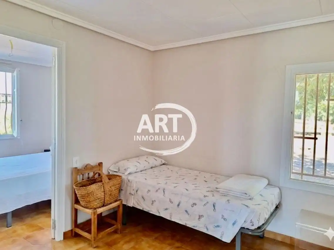 Haus oder Chalet zum Verkauf in Bétera mit Privatgarten, Terrasse und Abstellraum