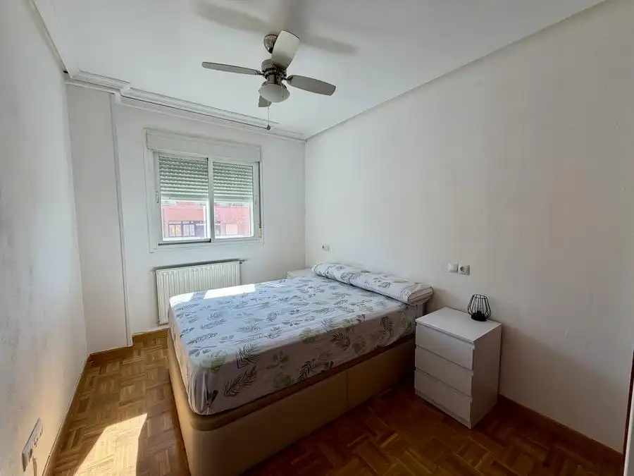 Schlafzimmer von Wohnung zum Verkauf in Madrid mit Klimaanlage, Heizung und Schwimmbad