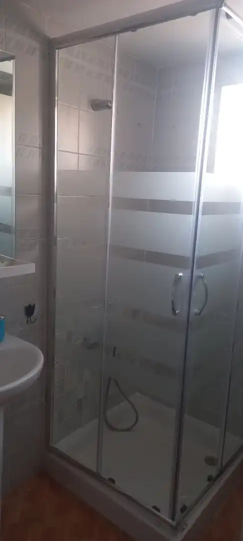 Badezimmer von Wohnung zur Miete in Málaga mit Möbliert
