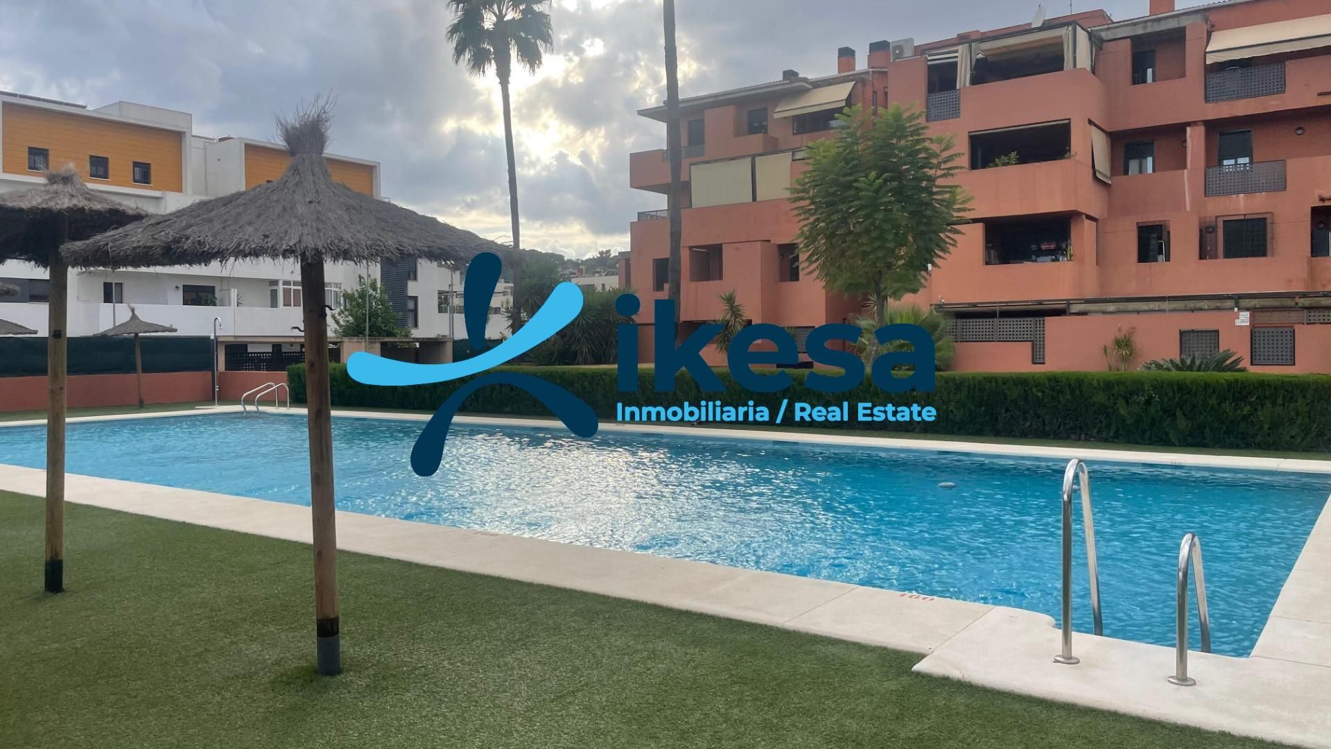 Vista exterior de Pis de lloguer en San Juan de Aznalfarache amb Aire condicionat, Jardí privat i Terrassa