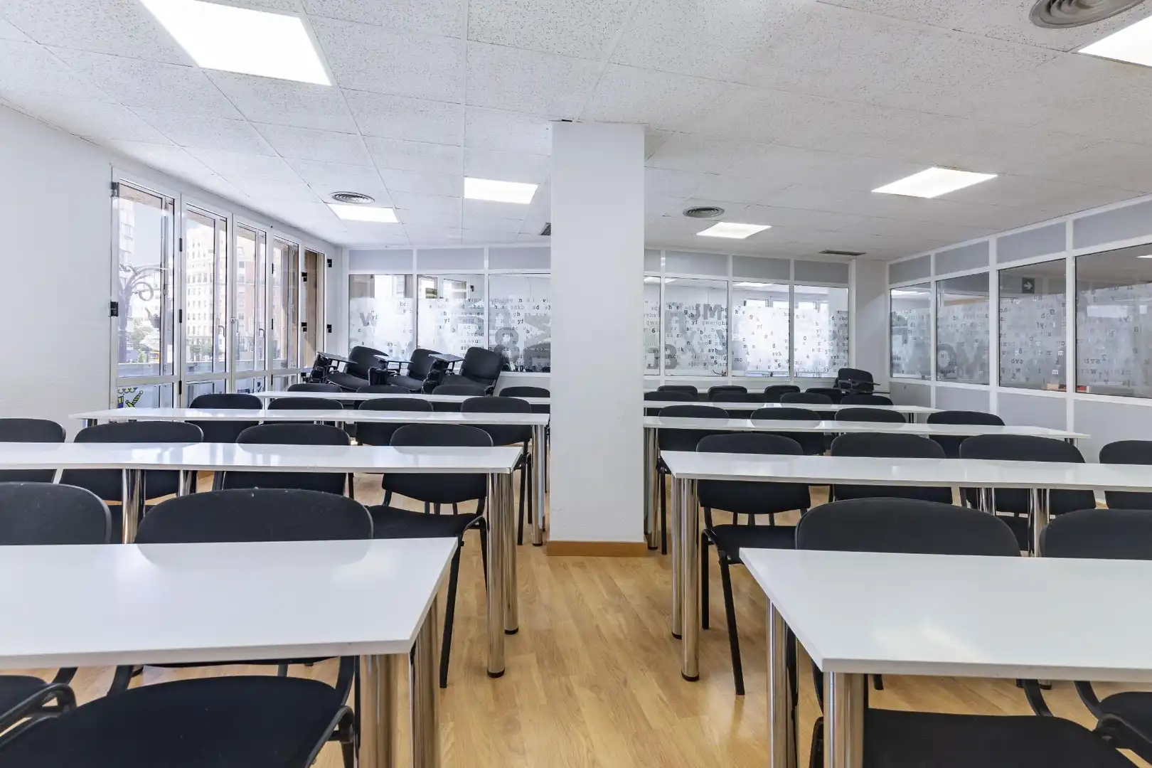 Office for rent in Valencia  with Air Conditioner and Heating