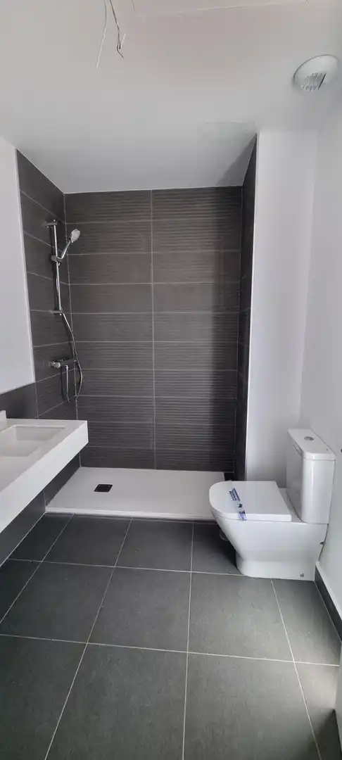 Baño de Piso en venta en Sevilla con Aire acondicionado, Jardín privado y Terraza