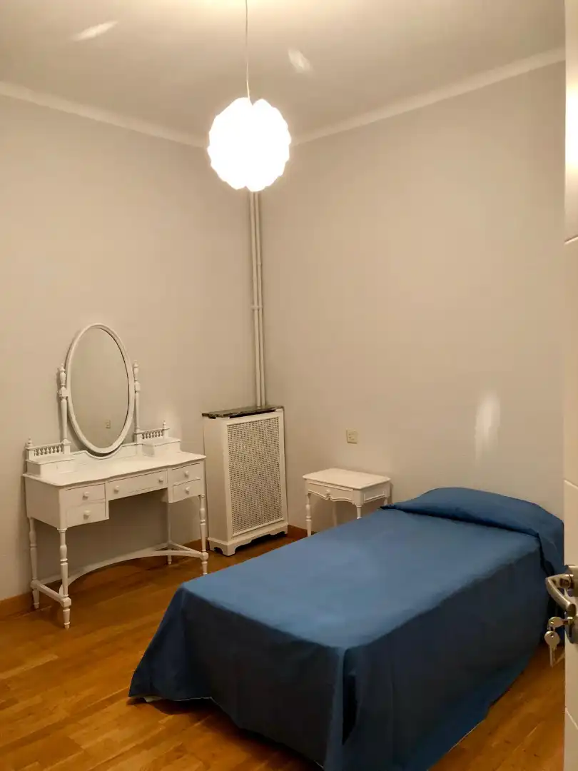 Bedroom of Flat for rent in Salamanca  with Heating, Parquet flooring and Furnished