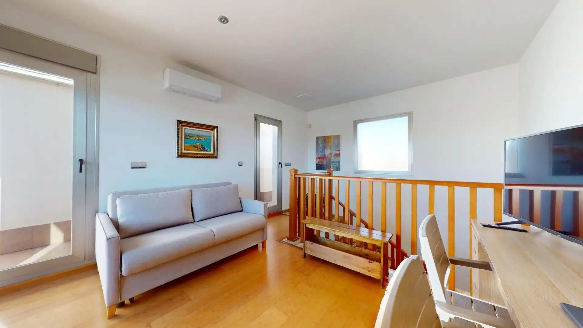 Sala d'estar de Casa adosada en venda en Pilar de la Horadada amb Aire condicionat, Jardí privat i Parquet