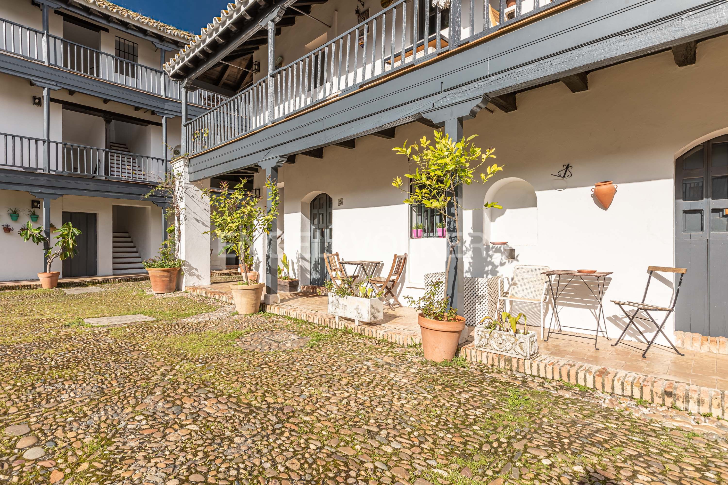 Exterior view of Apartment for sale in  Sevilla Capital  with Air Conditioner, Heating and Private garden