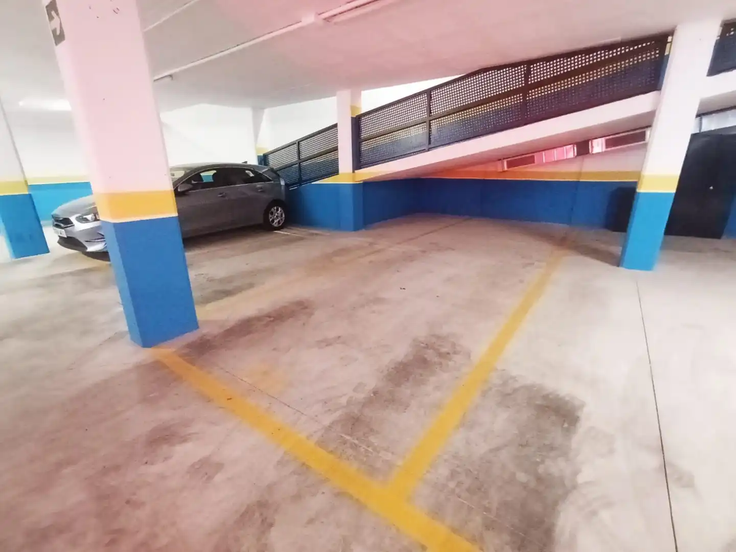 Parking of Flat for rent in Terrassa  with Air Conditioner and Heating
