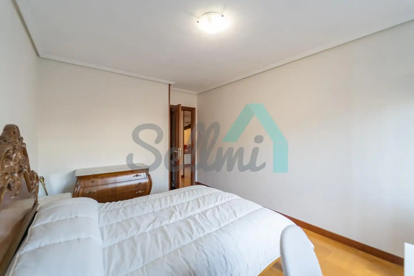 Schlafzimmer von Wohnung zur untervermieten in Oviedo  mit Heizung, Parkett und Terrasse