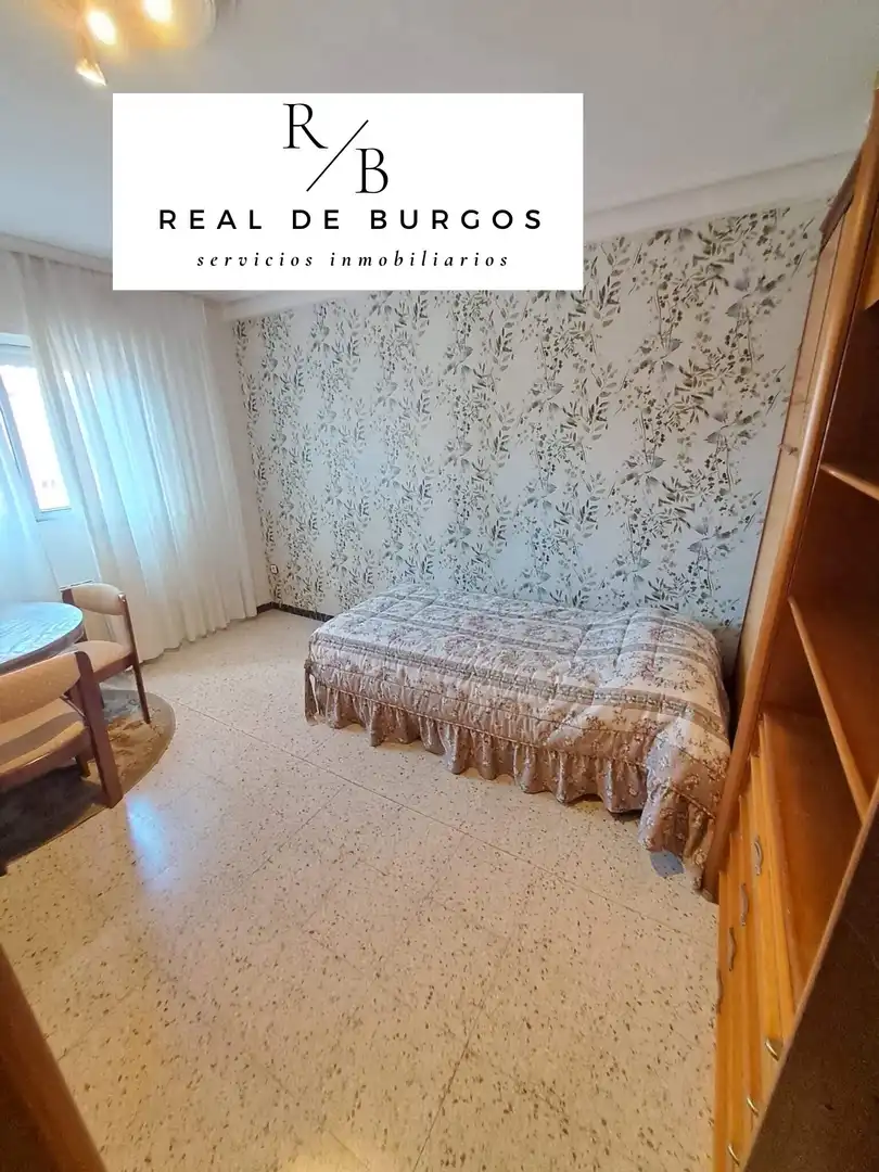 Bedroom of Flat for rent in Valladolid  with Heating, Terrace and Furnished