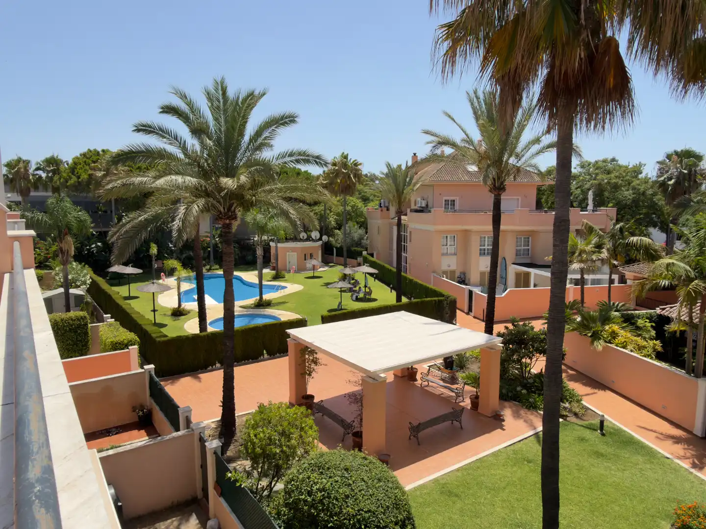 Jardí de Àtic en venda en Marbella amb Aire condicionat, Terrassa i Piscina comunitària