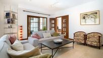 Sala d'estar de Casa o xalet en venda en Teguise amb Aire condicionat, Terrassa i Piscina