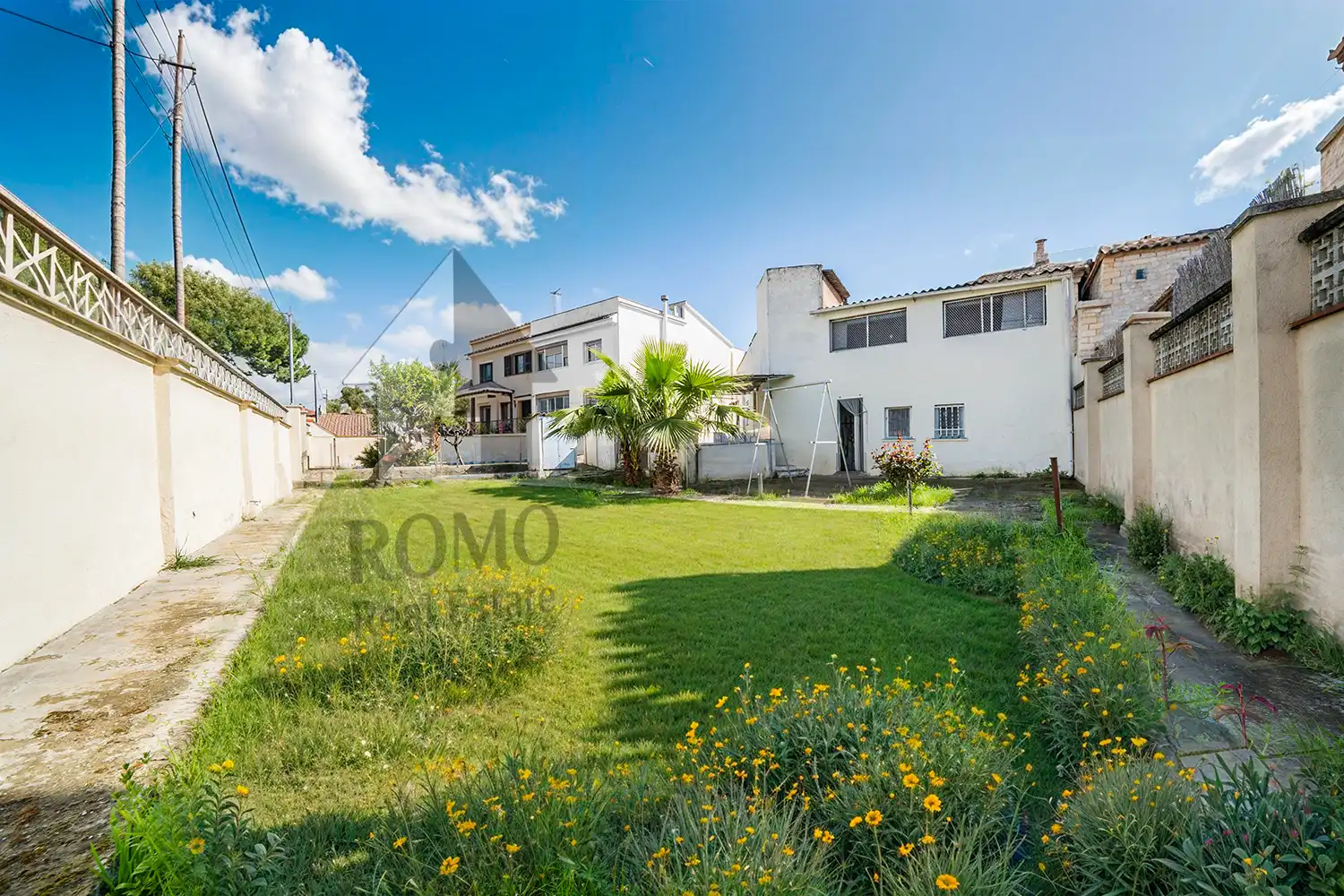 Exterior view of Houses for sale in Santa Perpètua de Mogoda  with Terrace, Storage room and Balcony