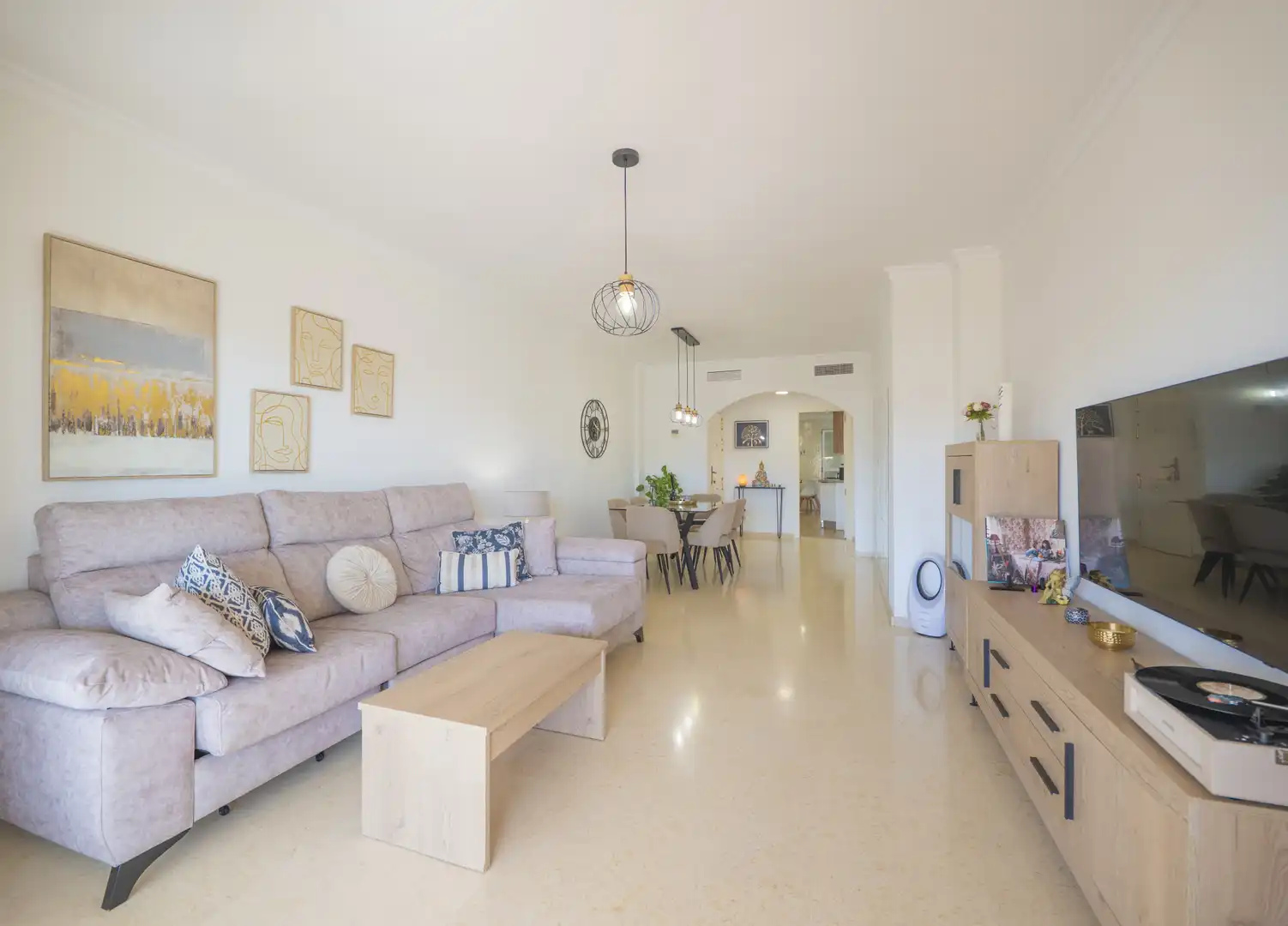 Living room of Apartments for sale in Marbella  with Air Conditioner, Heating and Terrace