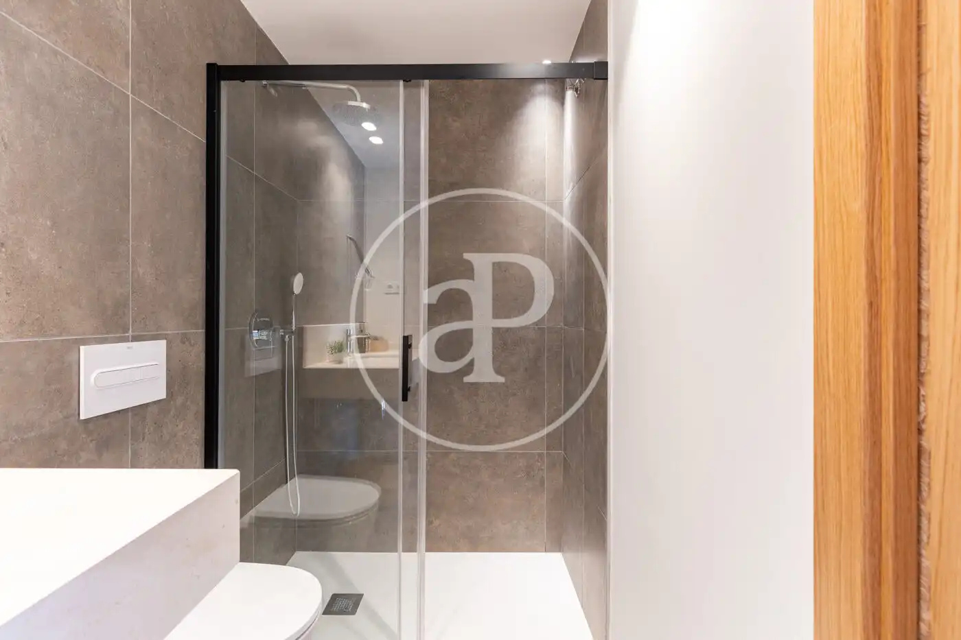Bathroom of Flat for sale in Sant Cugat del Vallès  with Air Conditioner, Heating and Terrace