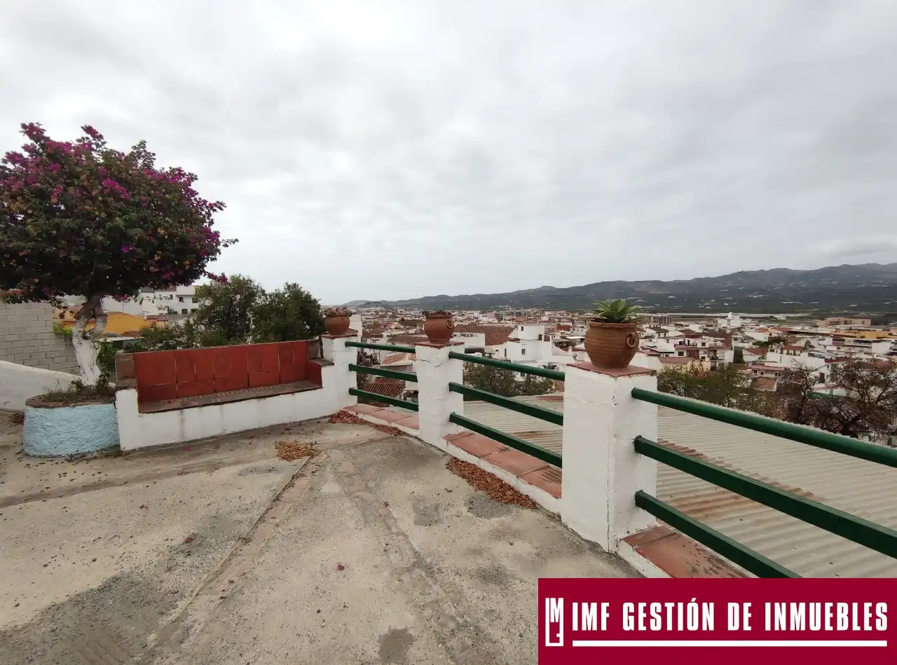 Vista exterior de Finca rústica en venta en Vélez-Málaga con Jardín privado, Terraza y Trastero