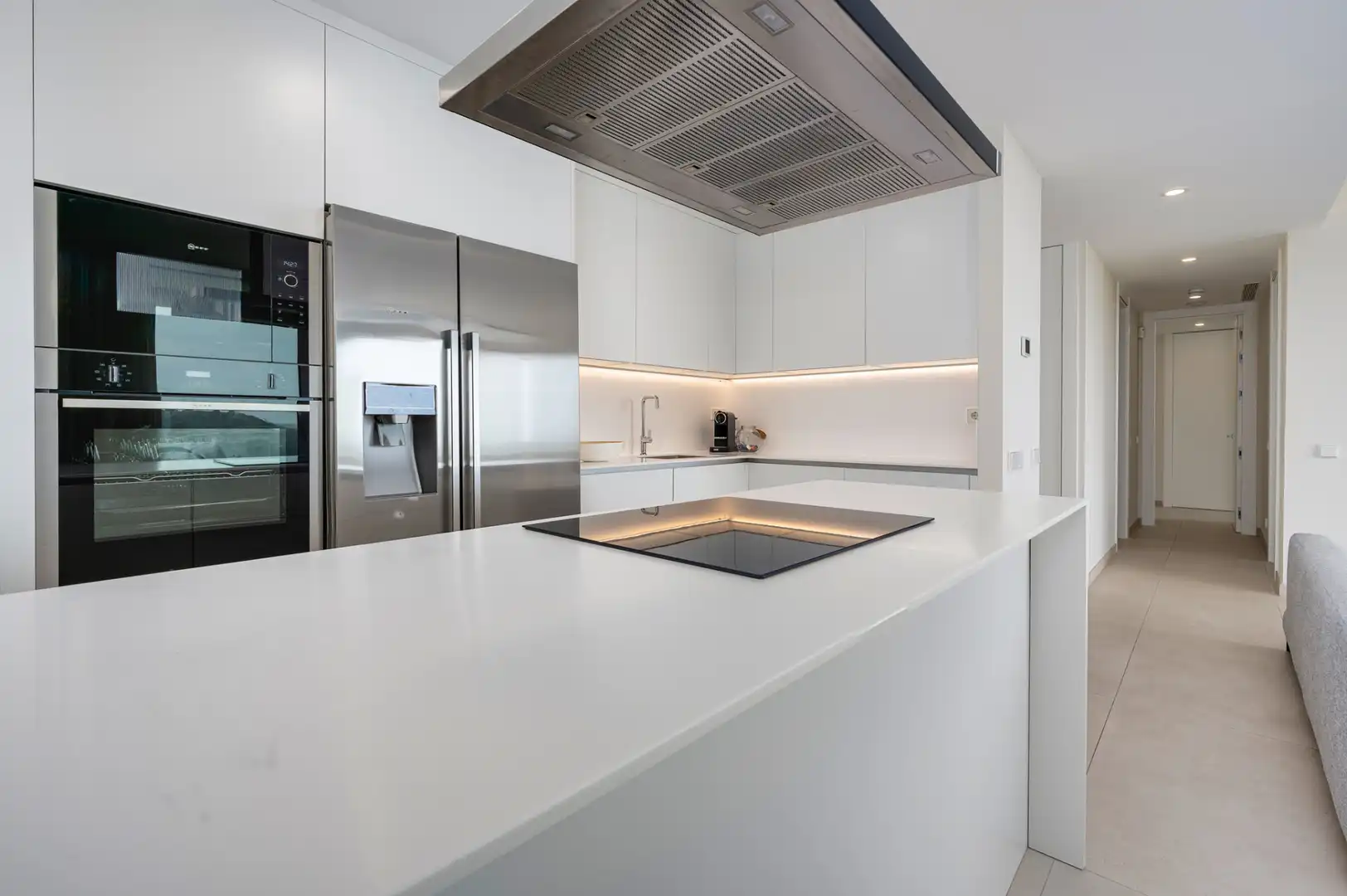 Apartament amb piscina en venda a Benahavís pueblo, imagen 7