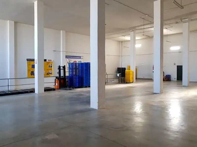 Industrial building for sale in Avenida del Peronne, imagen 3
