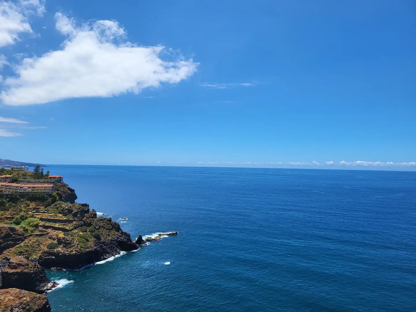Vista exterior de Apartamento en venta en Puerto de la Cruz con Piscina, Amueblado y Balcón