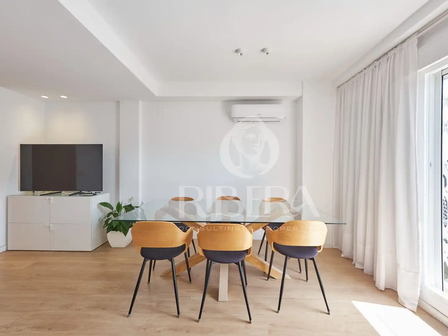 Außenansicht von Dachboden zum Verkauf in Valencia mit Klimaanlage, Terrasse und Abstellraum