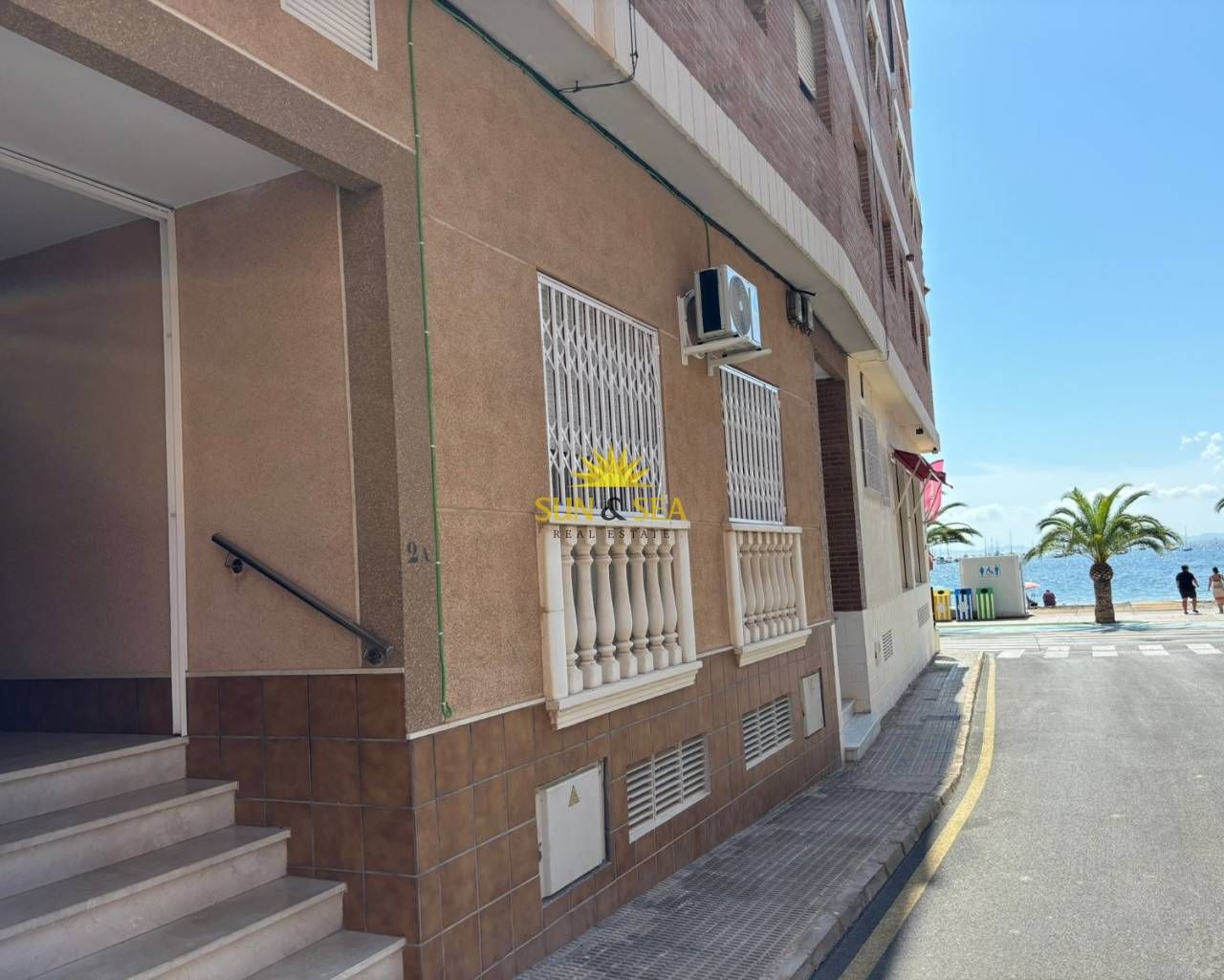 Vista exterior de Planta baixa en venda en San Pedro del Pinatar amb Aire condicionat, Calefacció i Moblat