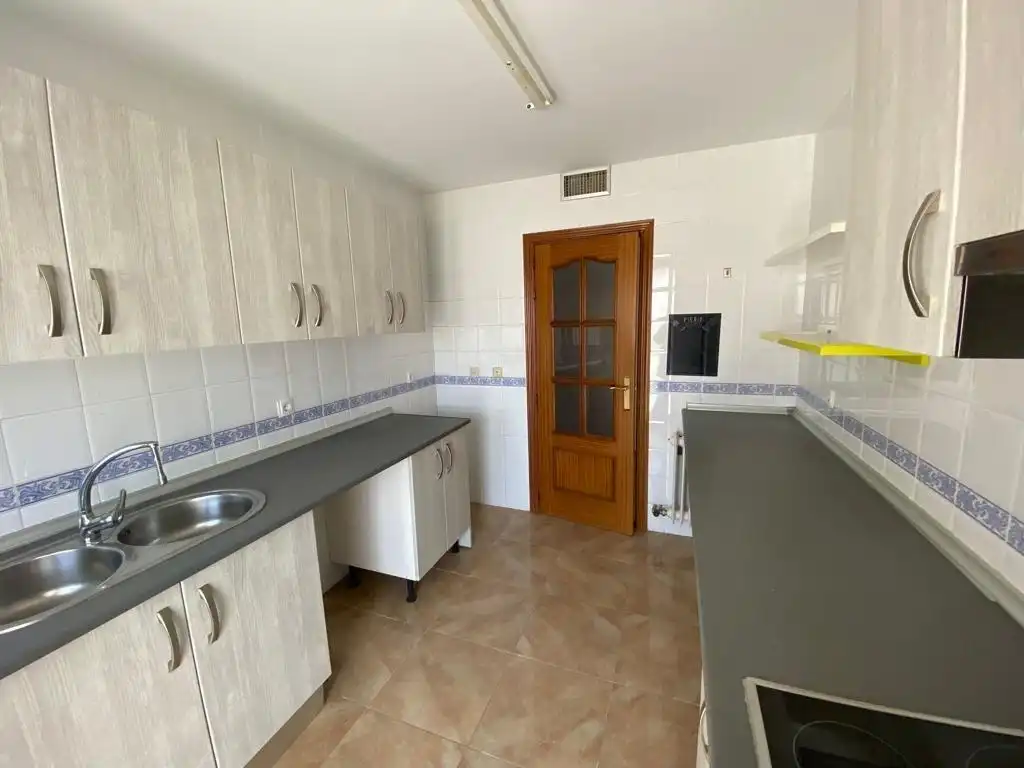 Kitchen of Flat for rent in Granada  with Heating, Private garden and Community pool