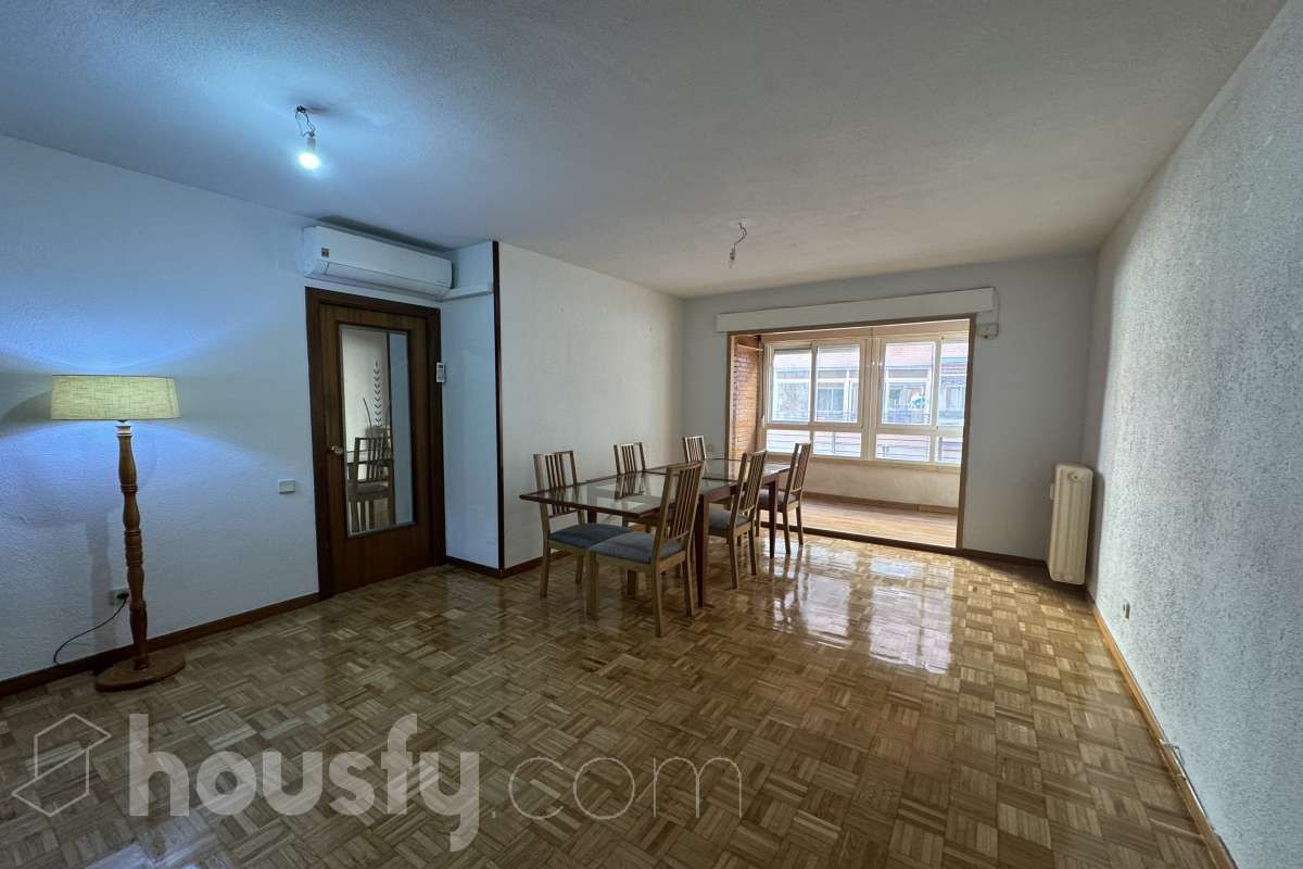 Sala de estar de Piso de alquiler en Alcalá de Henares con Aire acondicionado, Calefacción y Parquet