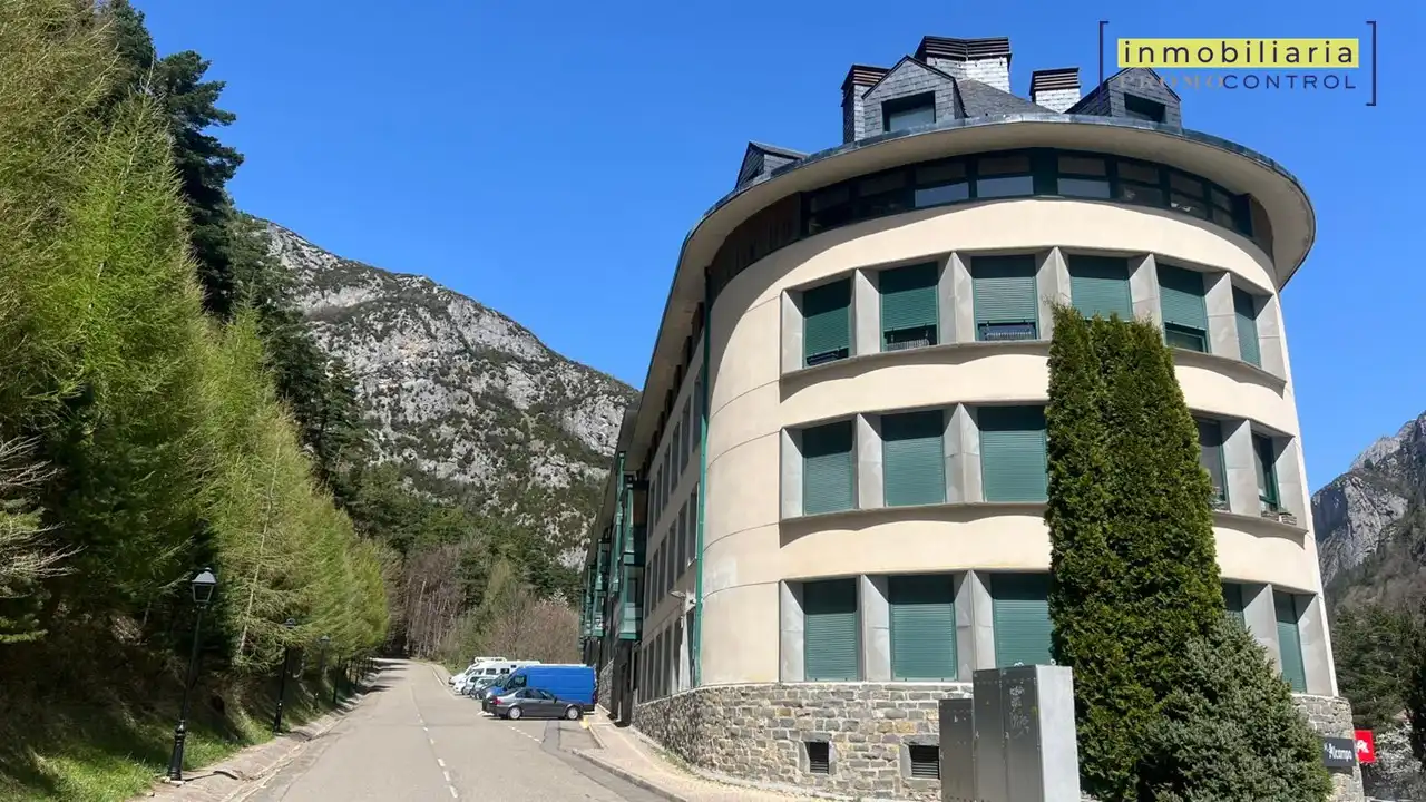 Piso en venta en Canfranc, Huesca