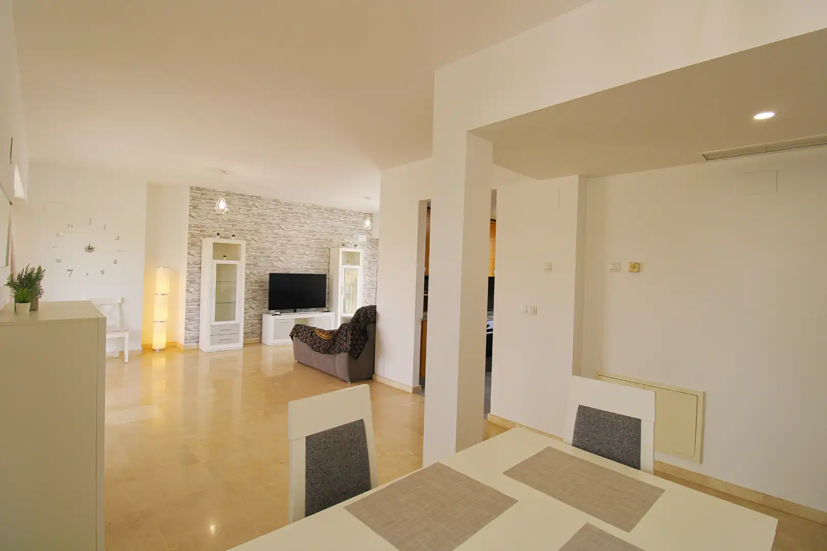 Comedor de Piso en venta en Alhaurín de la Torre con Aire acondicionado, Terraza y Piscina comunitaria