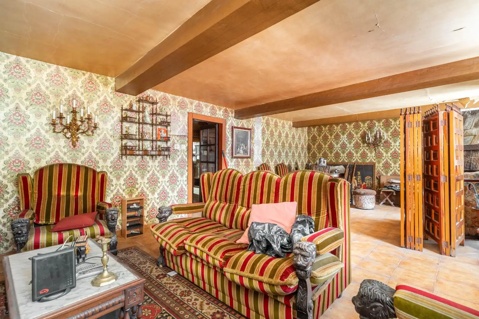 Sala d'estar de Casa adosada en venda en Lena