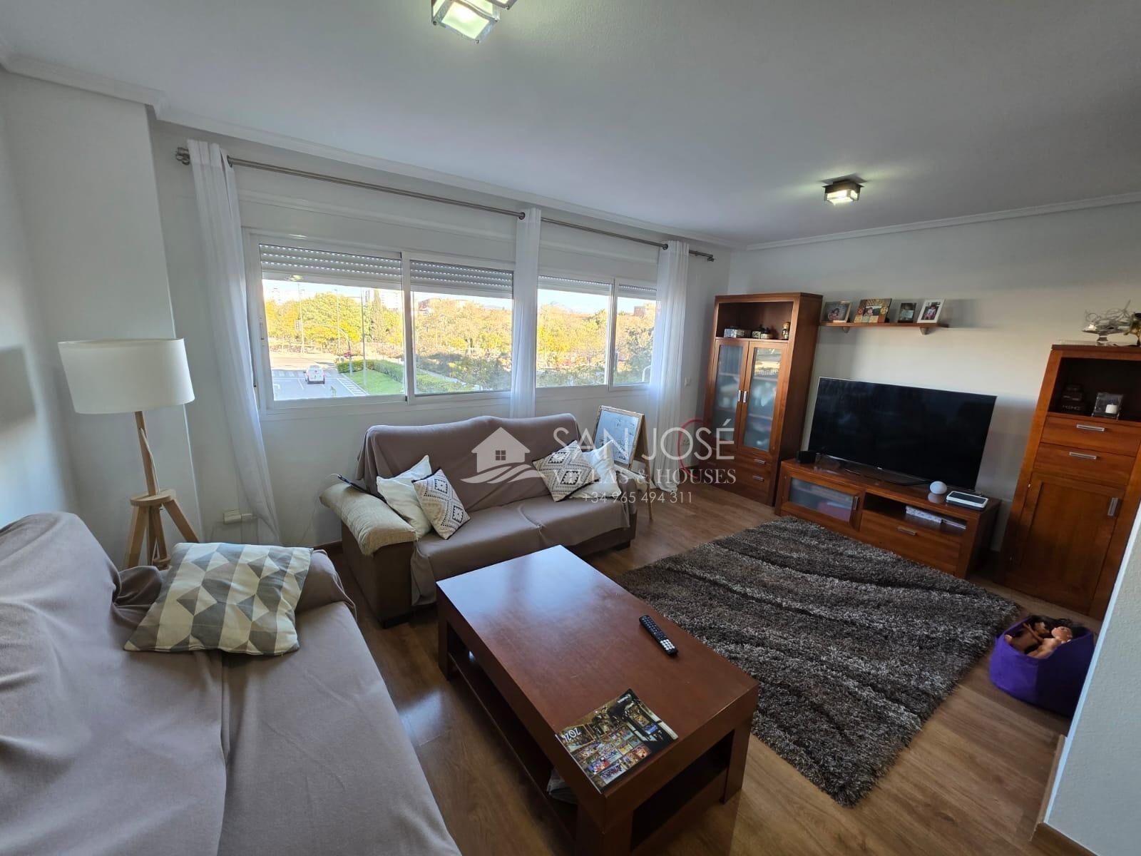 Sala d'estar de Pis en venda en Alicante / Alacant amb Aire condicionat, Calefacció i Jardí privat