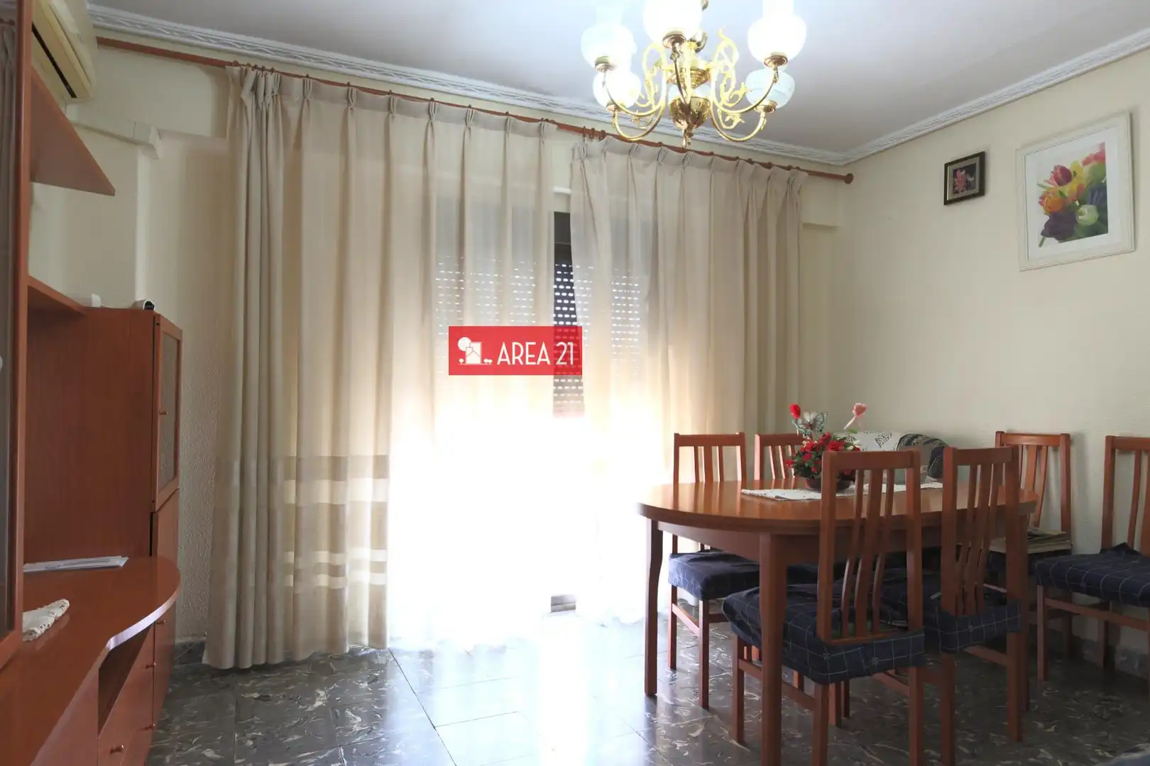 Comedor de Piso en venta en La Pobla de Vallbona con Balcón