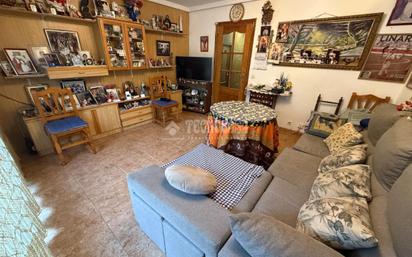 Living room of Single-family semi-detached for sale in  Madrid Capital